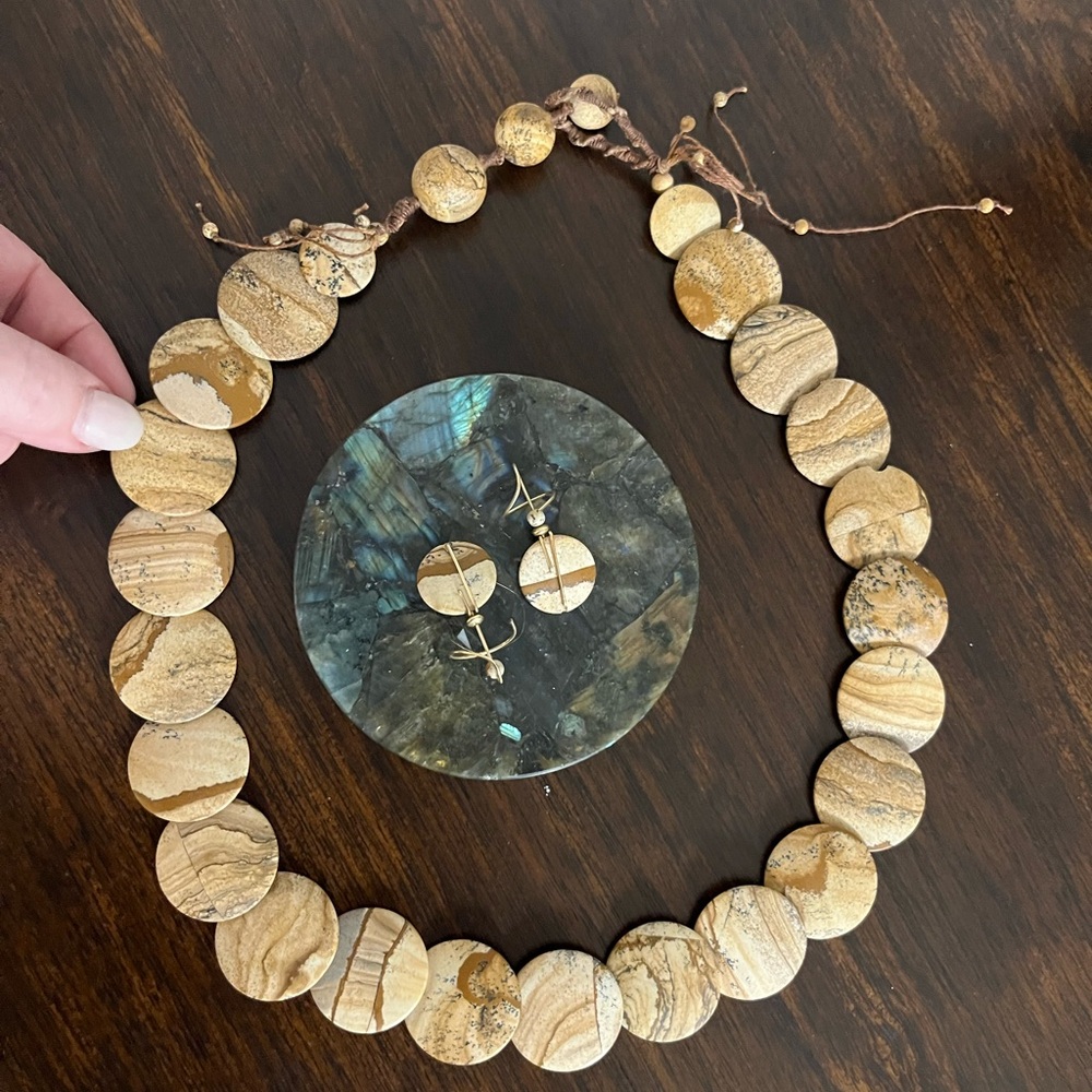 Elegant Unique Natural Sandstone Gold-Toned Necklace and Earring Set